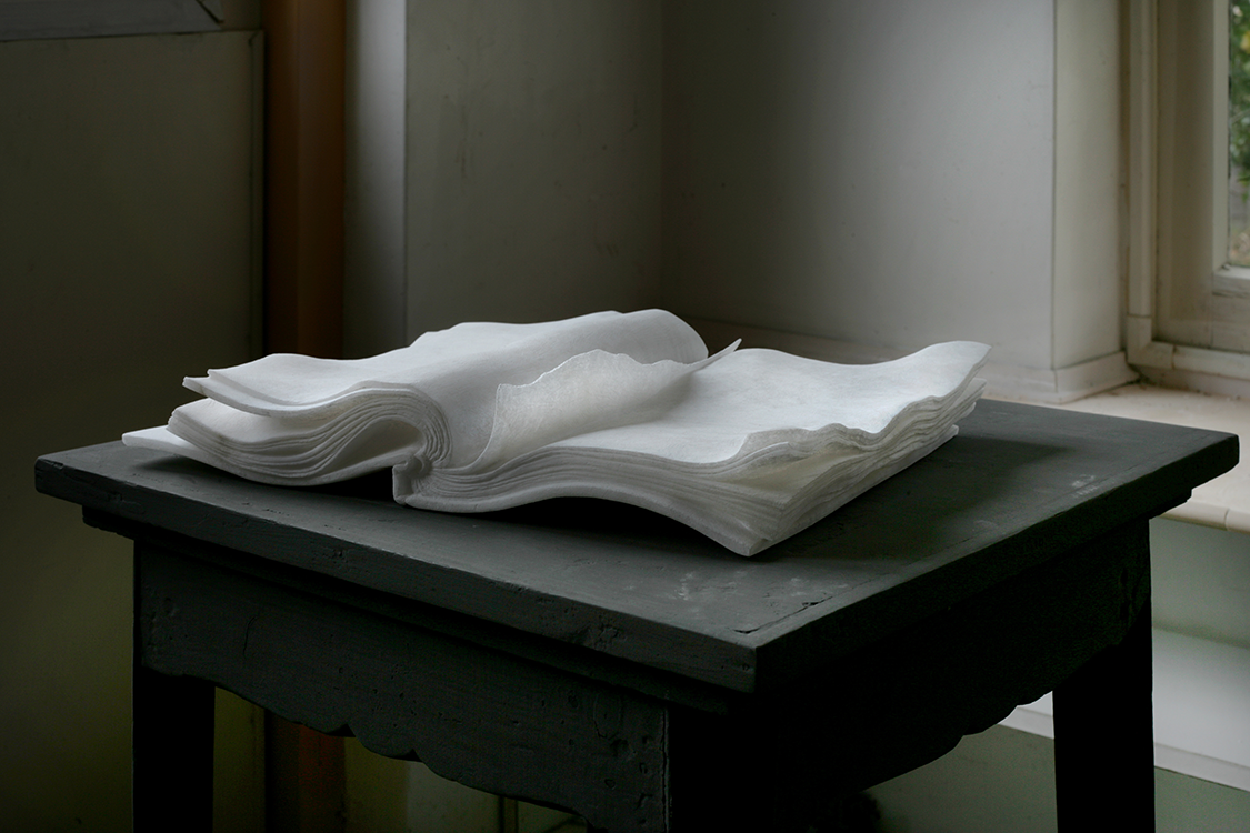 <I>The page</I> 2012 alabaster 7 x 40 x 30 cm private collection
