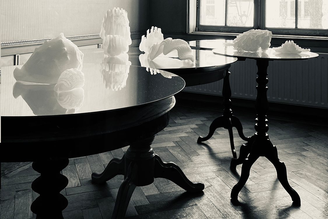 <I>Seascape</I> 2024 alabaster, mirrors, tables 102 x 130 x 245 cm